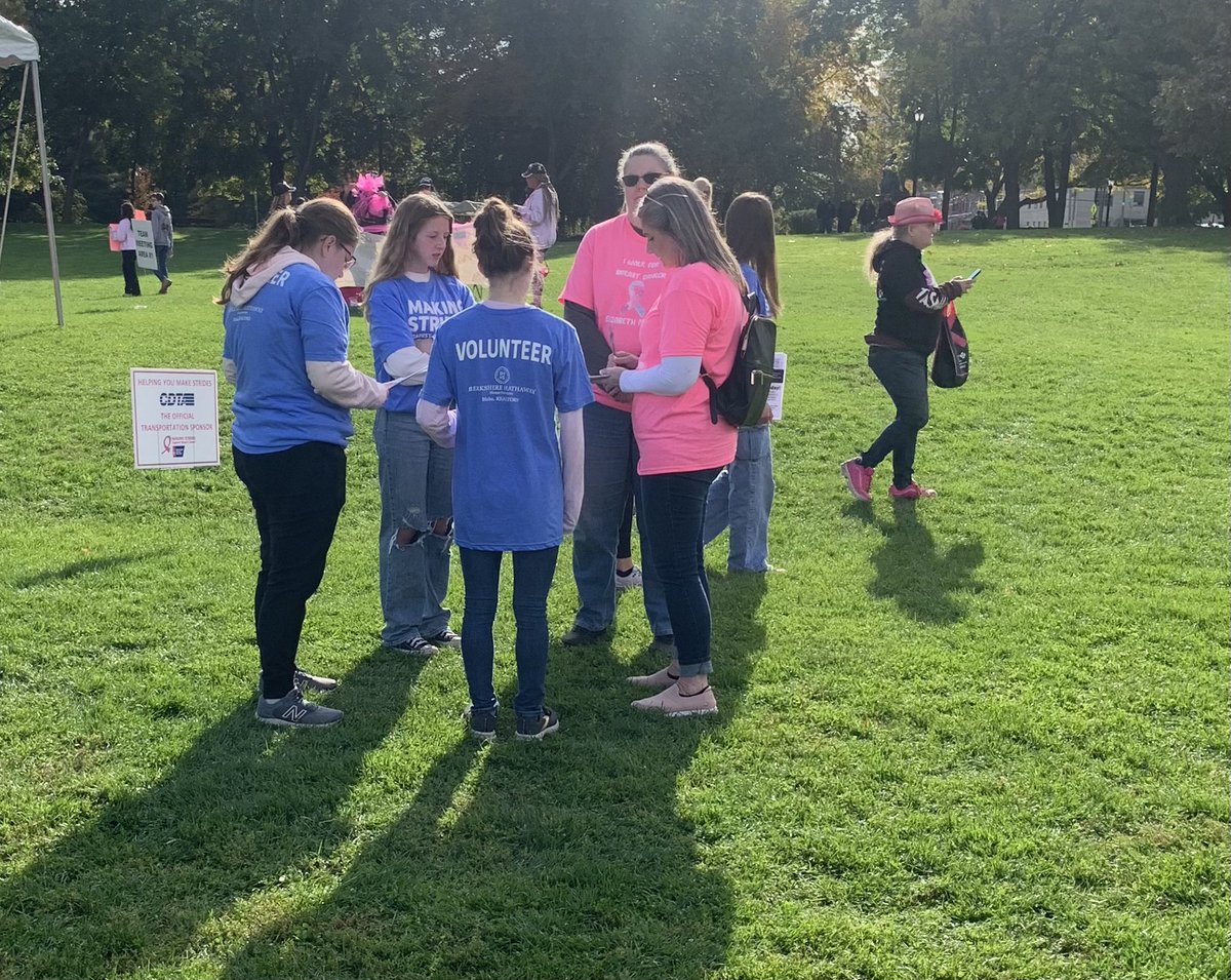Our Mohon XC team collecting signatures to inc funding for breast cancer screening &amp; to cover Biomarker testing in NY <a href="/ACSCAN_NY/">ACS CAN New York</a> <a href="/MohonRunner/">Mohon Runners</a> <a href="/MohonSports/">Mohonasen Athletics</a>