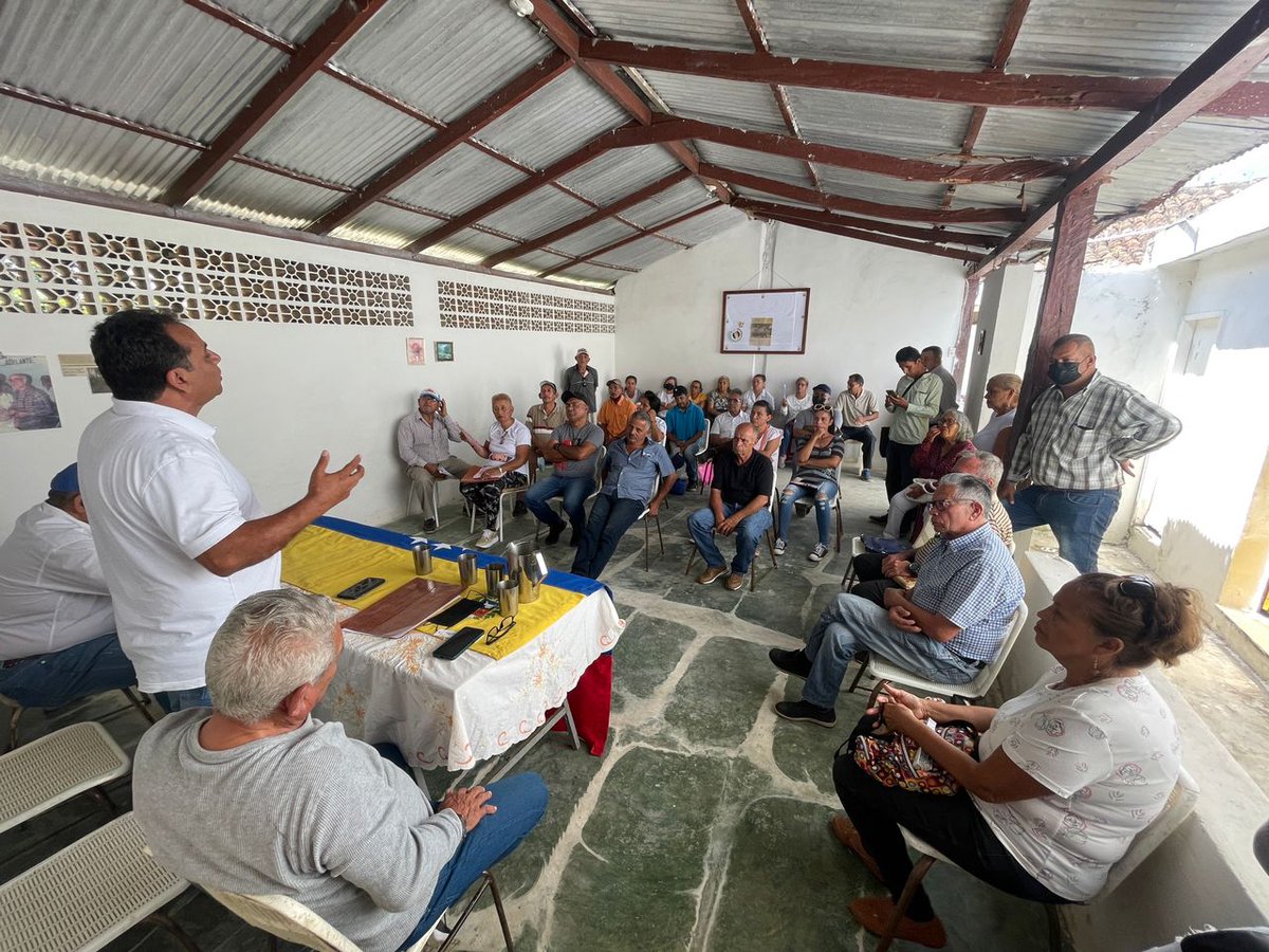 sirit_eliezer's tweet photo. Nuestro accionar por una venezuela libre no sé detiene, este sábado 15/10/022 estuvimos en Churuguara reunido con los principales directivos de AD en resistencia de los municipios Unión y Federación. Seguimos avanzando para hacer de @prospericarlos nuestro candidato presidencial. https://t.co/Nbdzc5BiJY