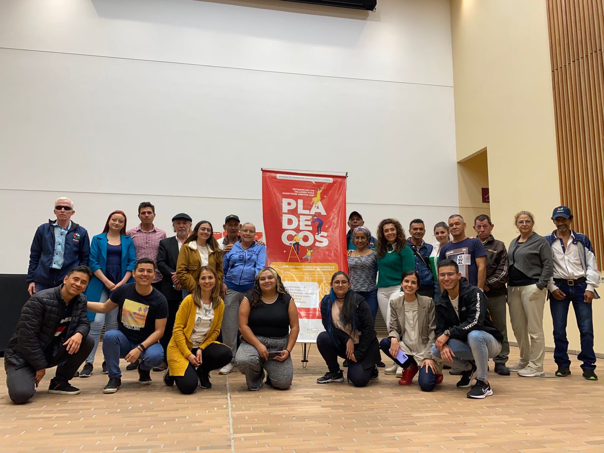 mejia_salguero's tweet photo. Seguimos! Planes de desarrollo comunal desde el Diseño y la innovación social y ciudadana! Corregimiento Tablazo. @patosalazarv @Labciudad_UC @LabInnMzales @ucaldas @diseñovisual UCaldas https://t.co/XyNi7uUPvk