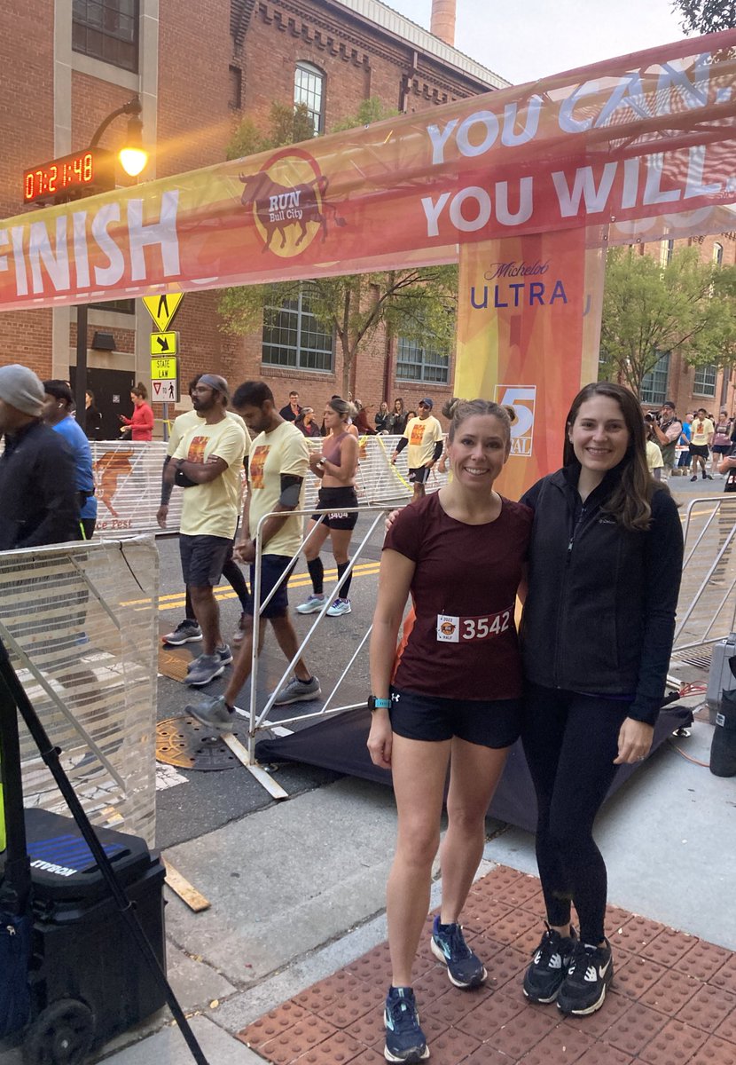 Ali_IngNews's tweet image. Perfect weather and great turn out for the @BullCityRace! Great to have @WRALSarah by my side to emcee and cheer on @WRALJeff.

I went out for a moderate training run and left with a PR. Feeling strong heading into peak week as @danjamdoc gets me ready for another 26.2