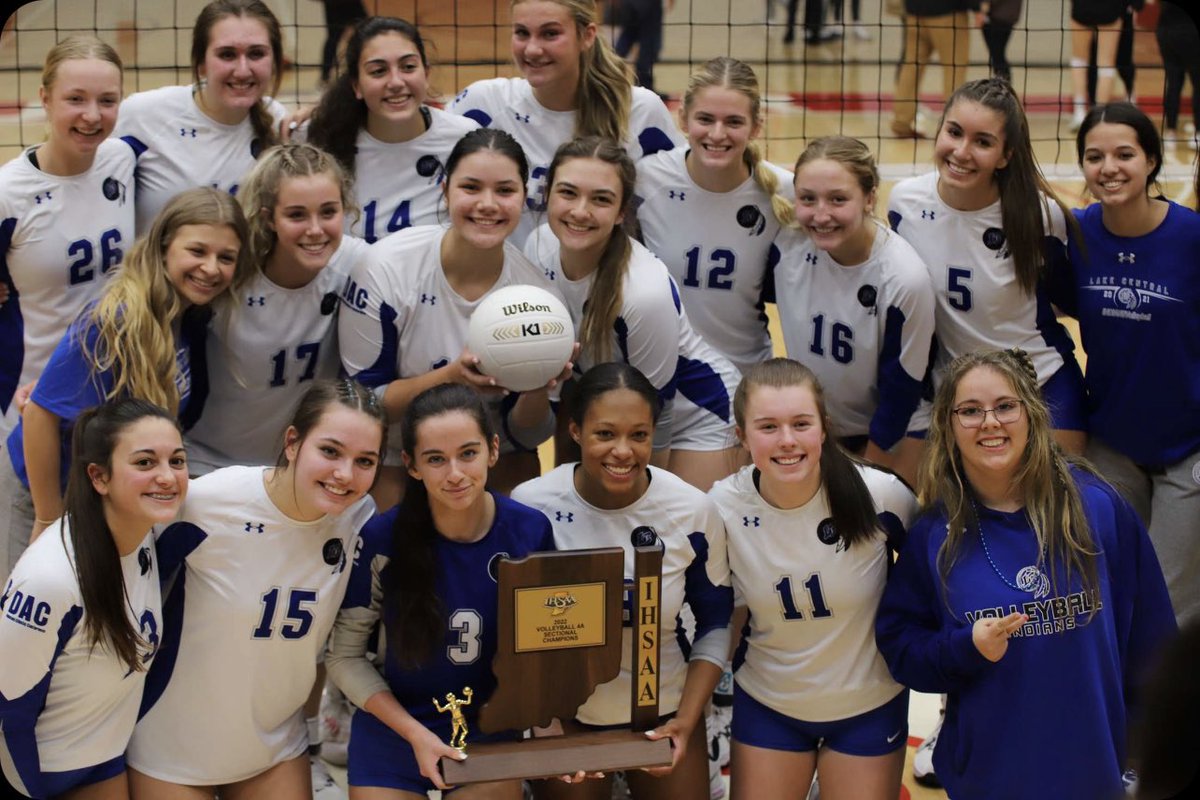 kaelanmurphy8's tweet photo. Sectional Champs. 🏐💙🏐 #RollTribe https://t.co/p1OoVIQNTn