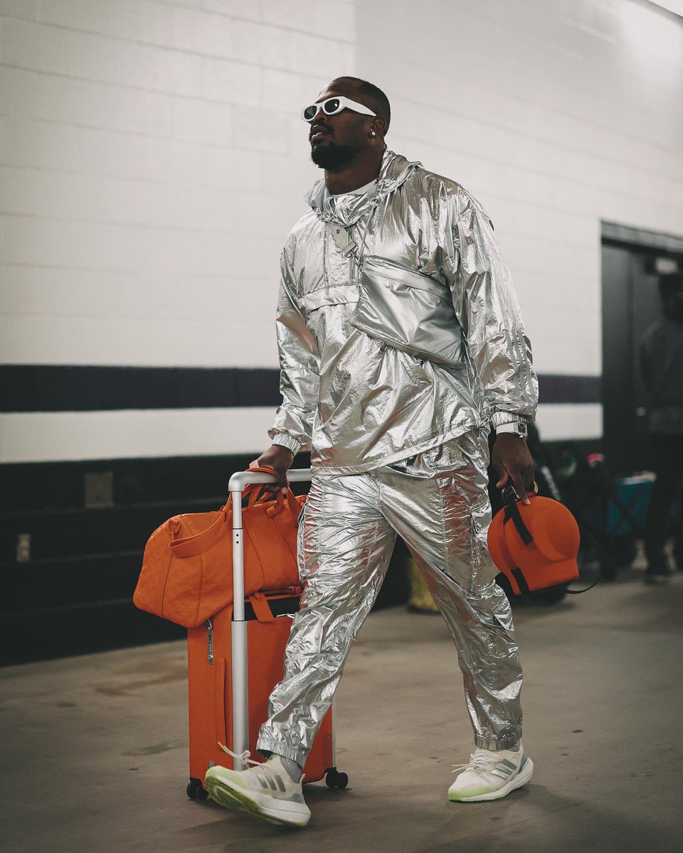 .@VonMiller, shinin' like the star that he is in metallic #IVYTOPIA 🌫 | adidas.com/ivypark + available in select stores NOW #adidasxIVYPARK