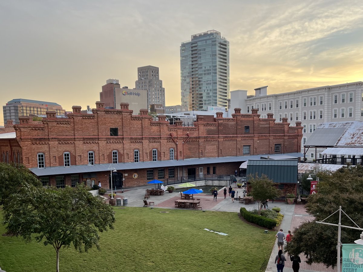 nelson_bvsa's tweet photo. Come study at @DukeEcon and join a vibrant academic AND athletic community! Durham, the Bull City, has so much to offer. #RunBullCity https://t.co/iuvug5fQqk