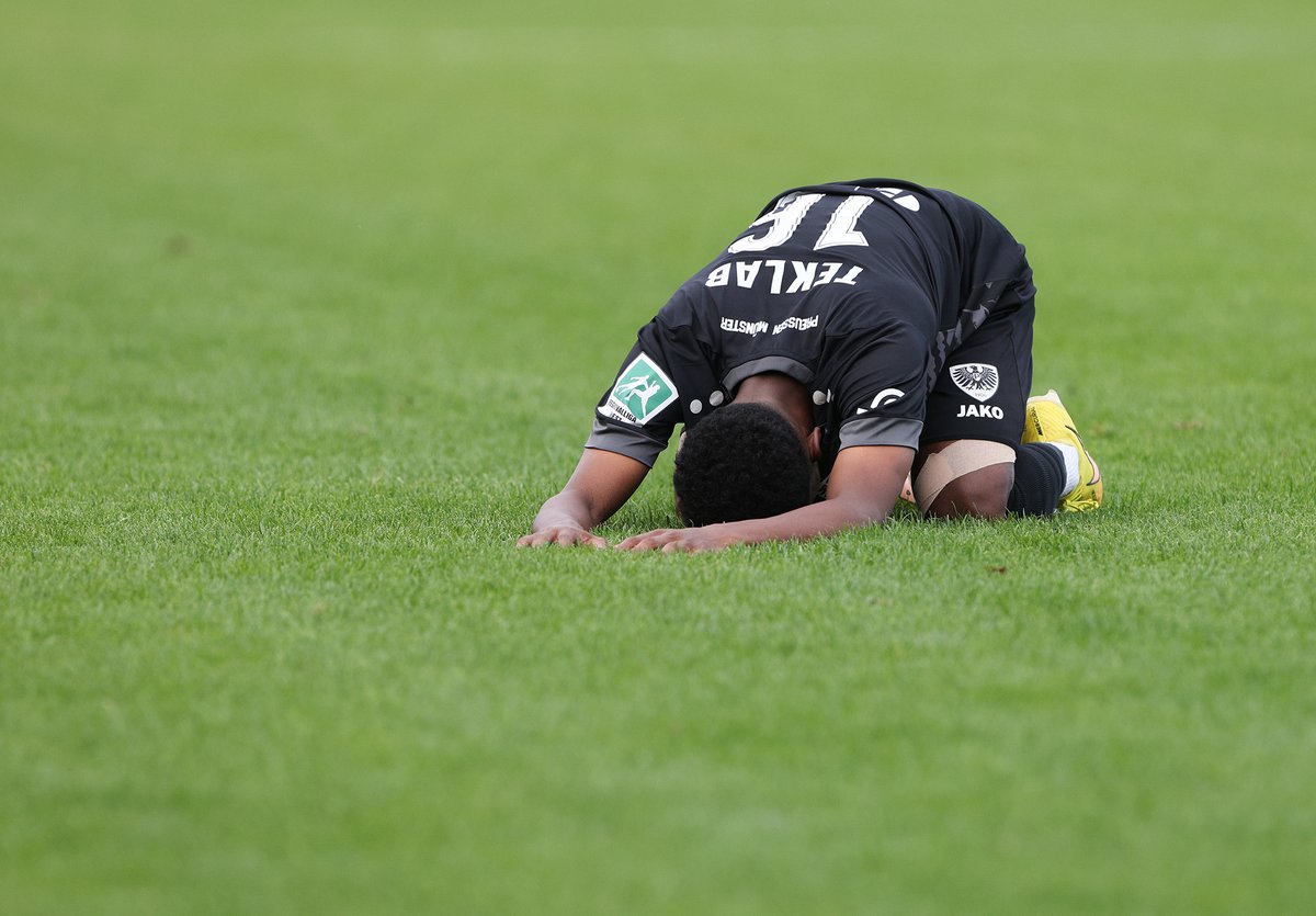 Preussen06's tweet photo. 📄 Den Spielbericht, die Bildergalerie und #nullsechsTV zum Nachmittag in Oberhausen findet ihr jetzt auf unserer Homepage. #RWOSCP #scp06
___
https://t.co/MqeR0Solan https://t.co/yVvkTfSxLb