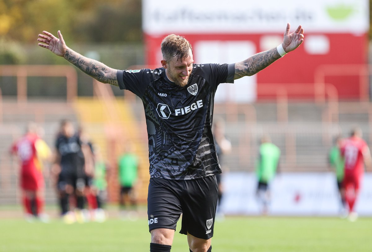 Preussen06's tweet photo. 📄 Den Spielbericht, die Bildergalerie und #nullsechsTV zum Nachmittag in Oberhausen findet ihr jetzt auf unserer Homepage. #RWOSCP #scp06
___
https://t.co/MqeR0Solan https://t.co/yVvkTfSxLb