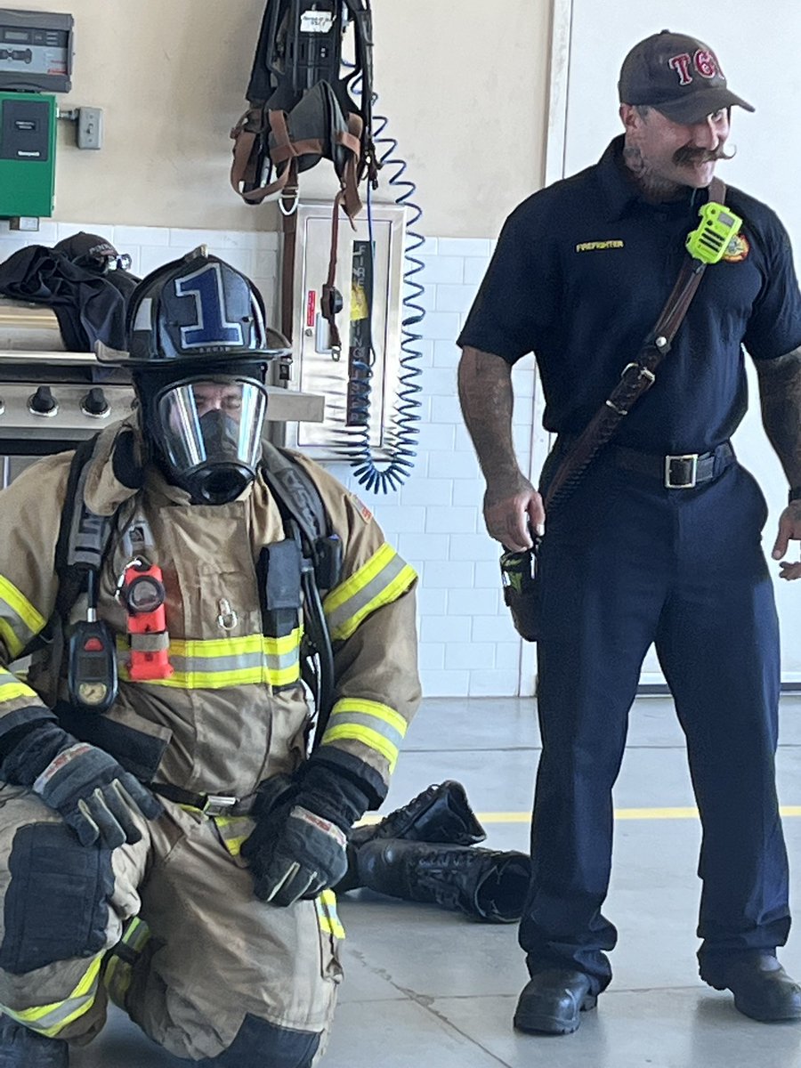 heardelementary's tweet photo. Stop, Drop, and Roll! Friday @heardelementary PreK students visited @PoolerFire to learn about fire safety. https://t.co/qXimjU6GCJ