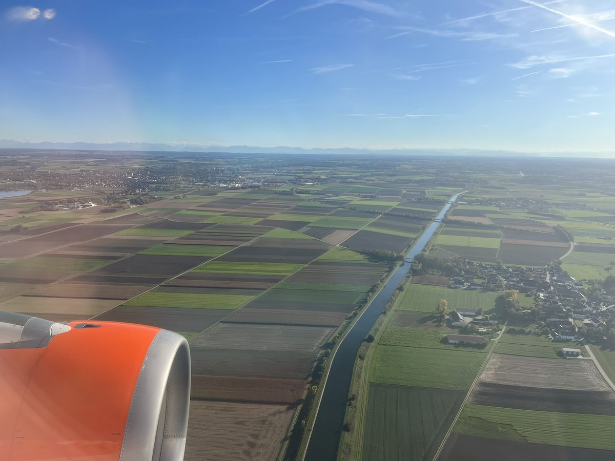 TechArtHis's tweet photo. I. Just arrived from the UK at Munich airport, now in train to Munich. Every passenger on this train wears an #FPP2 mask. https://t.co/PopZPLSlan