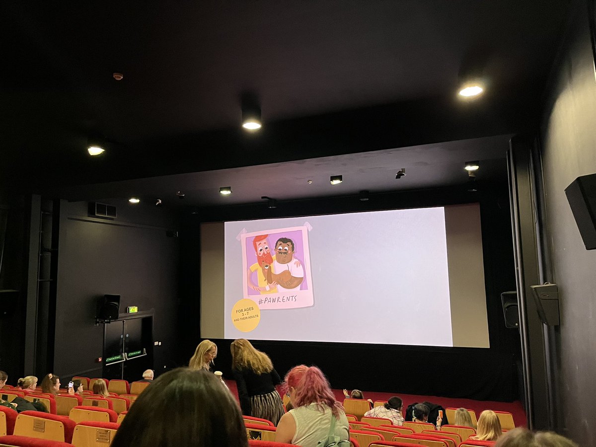 OlderStylesFans's tweet photo. Just taken our seats for #MyPoliceman - it’s sold out! A no spoilers review will be coming after!! X https://t.co/Rf6zIdDW8i