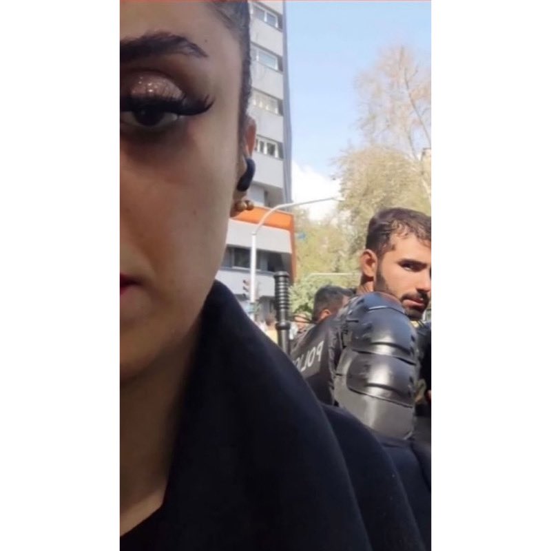 yashar's tweet photo. What an incredible photo…

A woman in Iran takes a selfie without a headscarf with an Islamic Republic security officer over her shoulder. 

#MahsaAmini #ZhinaAmini https://t.co/FQOylxfQRk