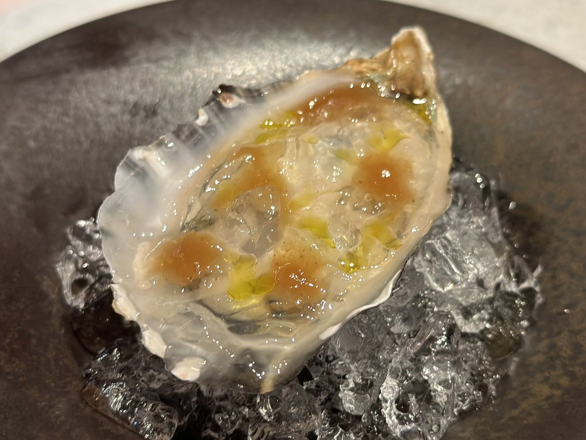 pocoratte's tweet photo. 久々のツイート
しばらく放置してましたが…ご飯はちゃんと食べてました！

牡蠣に海老に雲丹に鮑。。
海の幸のオールスター

魚介が美味しいフレンチ
CILQ @表参道 https://t.co/63zWNbduQY
