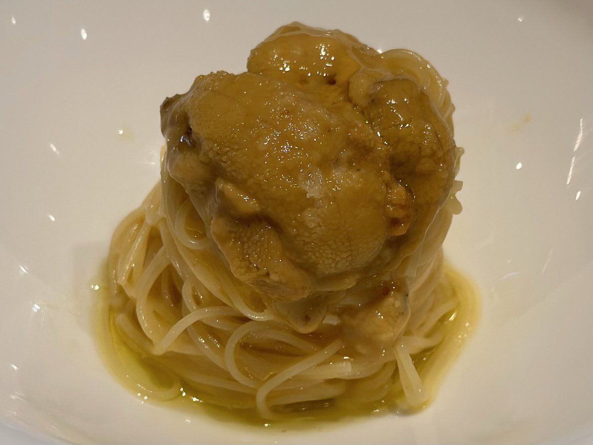 pocoratte's tweet photo. 久々のツイート
しばらく放置してましたが…ご飯はちゃんと食べてました！

牡蠣に海老に雲丹に鮑。。
海の幸のオールスター

魚介が美味しいフレンチ
CILQ @表参道 https://t.co/63zWNbduQY