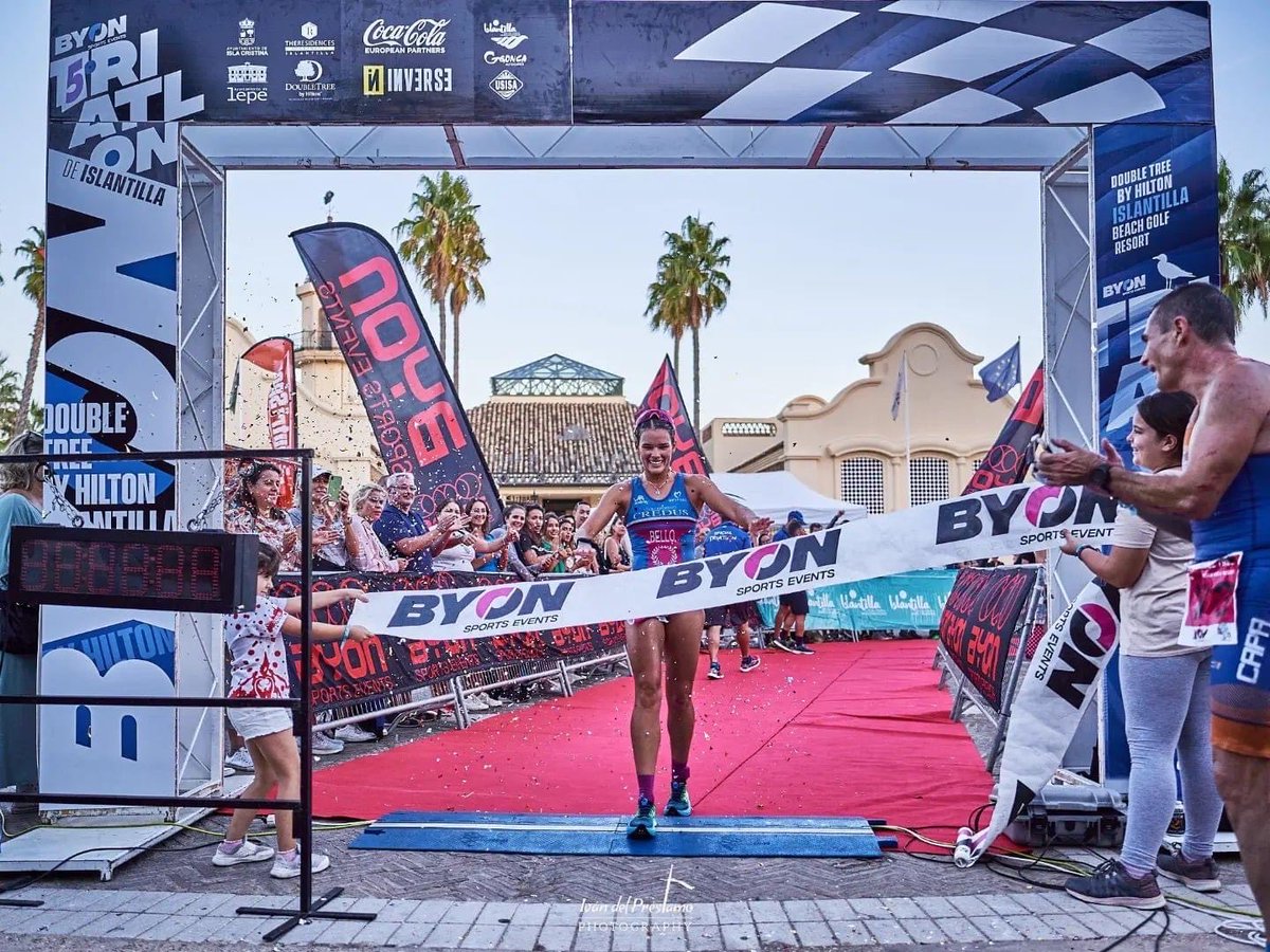 Resultado fotográfico de los grandes,las grandes triatletas que ayer levantaron nuestra cinta , Francisco de Asís,DiegoMentrida ,Carolina Laurentiu y Zoe Bello .
GRACIAS por tanto Espectáculo.