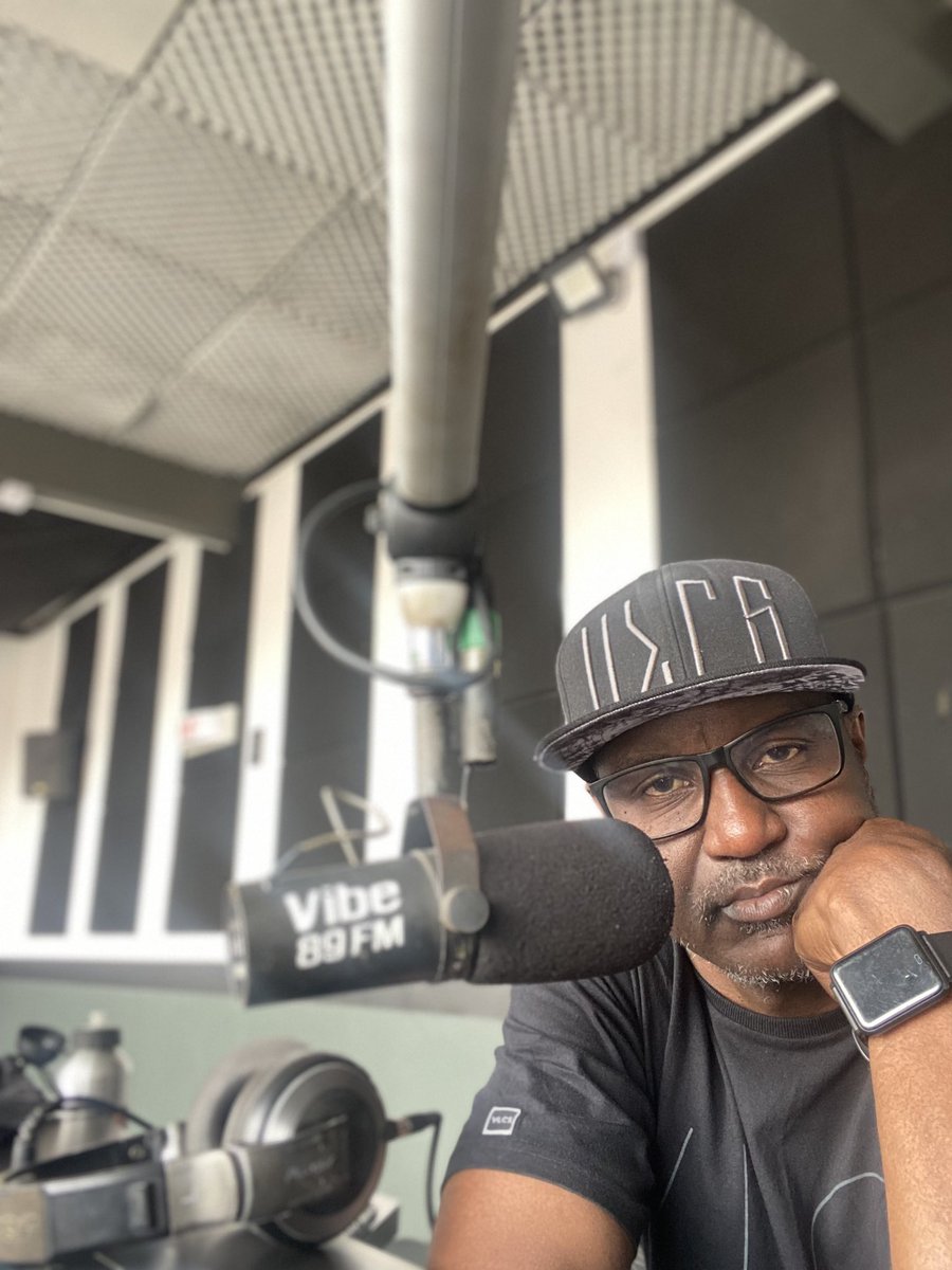 marcelodblaus's tweet photo. Já estou aqui em 89.3 @vibe89fm.Daqui a pouco vai começar mas um @hitmix89fm comigo @marcelodblauslocutor e @marcelodblaus Se você está sintonizado através do 89.3 ou através do App Vibe89FM fica ligado que daqui a pouco tem o aquecimento das tardes de domingo https://t.co/CQku5c3zAd