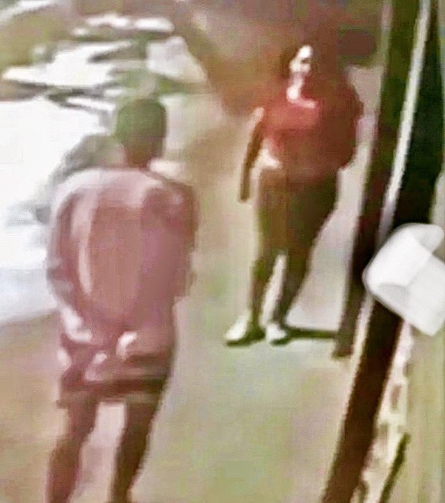 Mañana comienza el juicio de Alejo Oroño. En la foto de captura del video, se ve a Alejo con los brazos atrás segundos antes de que su ex pareja sacara un puñal y se lo clavara en el corazón. Desde mañana SOMOS TODOS IGUALDAD, SOMOS TODOS ALEJO!