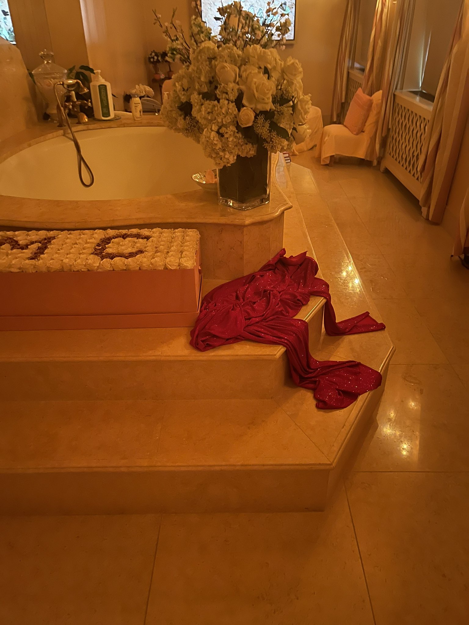Mariah Carey on Twitter: "It’s almost time… https://t.co/z12sJvo8vW