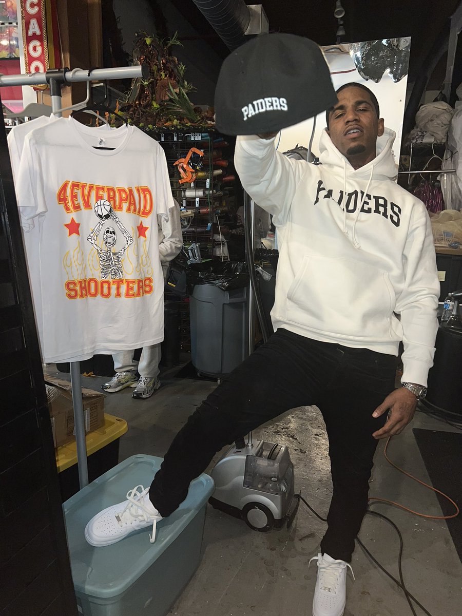 ZmoneyWorld's tweet photo. Nnnyyeeaahhh!! Itโs Official My Merch Line Will Be Launching 10/21/22 On https://t.co/hk1UeOfkZS For Purchase!! #4EVERPAID https://t.co/xnmBu2DhwL
