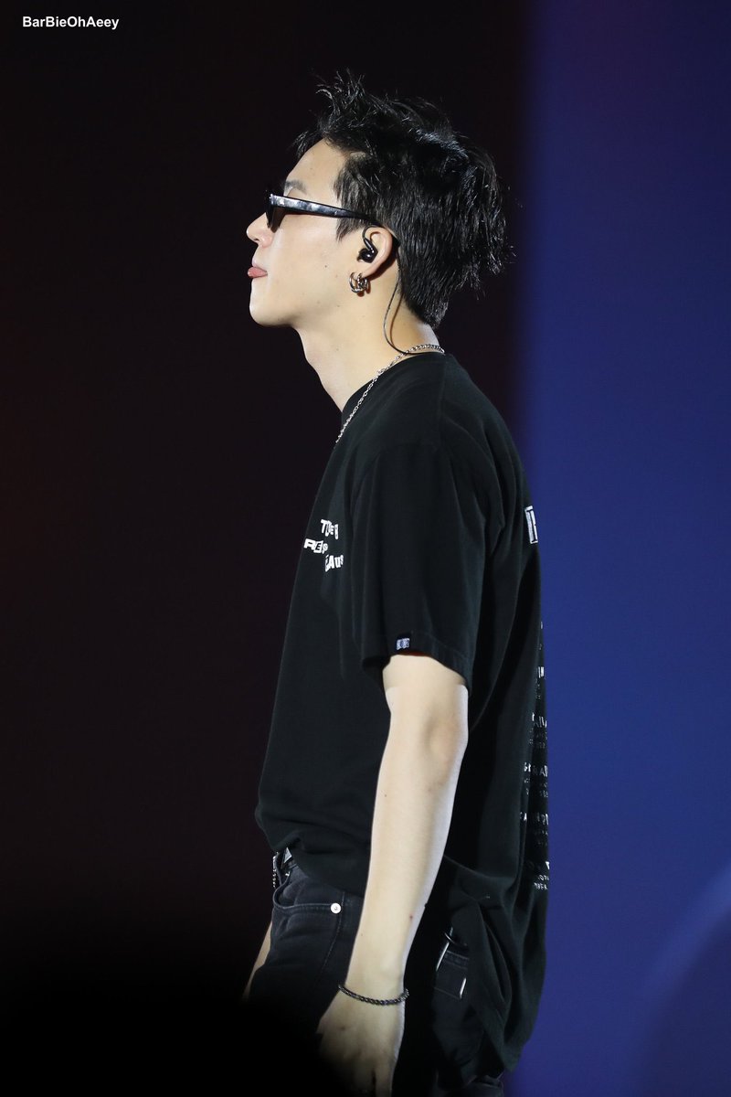 YummyJBeom's tweet photo. โอ้โหหหหหหห แข็งใจไว้ตัวชั้น 😭😭😭💙💙💙
Cr.@.BarBieOhAeey
#2022JAYBWorldTourinBKK_DAY3
#JAYB #제이비 @jaybnow_hr https://t.co/mCwzHcf8Po