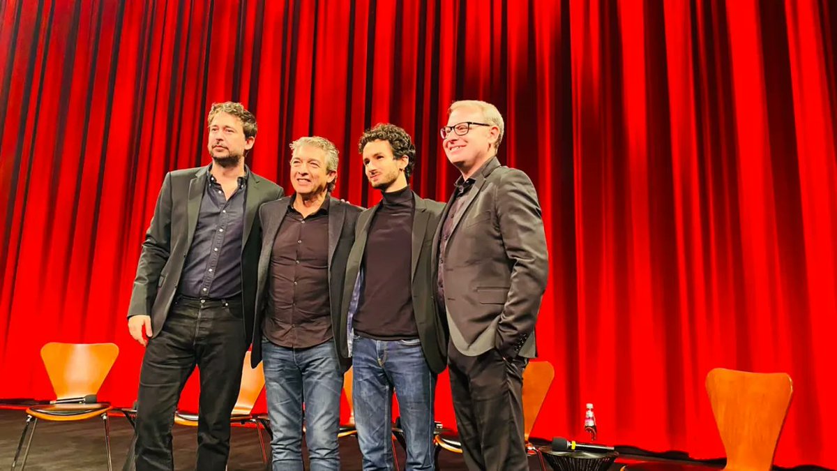 Ayer con Ricardo Darin, Santiago Mitre y Pedro Osuna, presentando ARGENTINA, 1985 en el cine de la Academia de Hollywood.
#argentina #argentina1985 #SantiagoMitre #RicardoDarin #PeterLanzani #LaUnióndelosRíos #KenyaFilms #AmazonStudios #InfinityHill #ampas