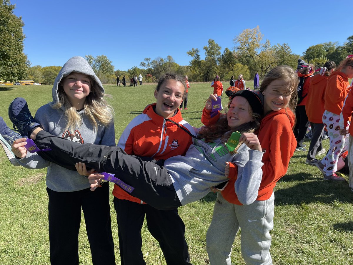 HerseyGirlsXC's tweet photo. 2022 individual  all conference medalists! 🤩

Varsity- Harden (1st), Grabske (11th), Ginder (14th), Bialko (18th)

F/S- Vincent (5th), Waltz (9th), Murphy (14th), Iuhas (15th)

JV- Hany (6th), Kowalczyk (11th), Hackmann (13th), Skiera (16th), Frye (17th), Cardenas (22nd) https://t.co/uMcIKxwyyi