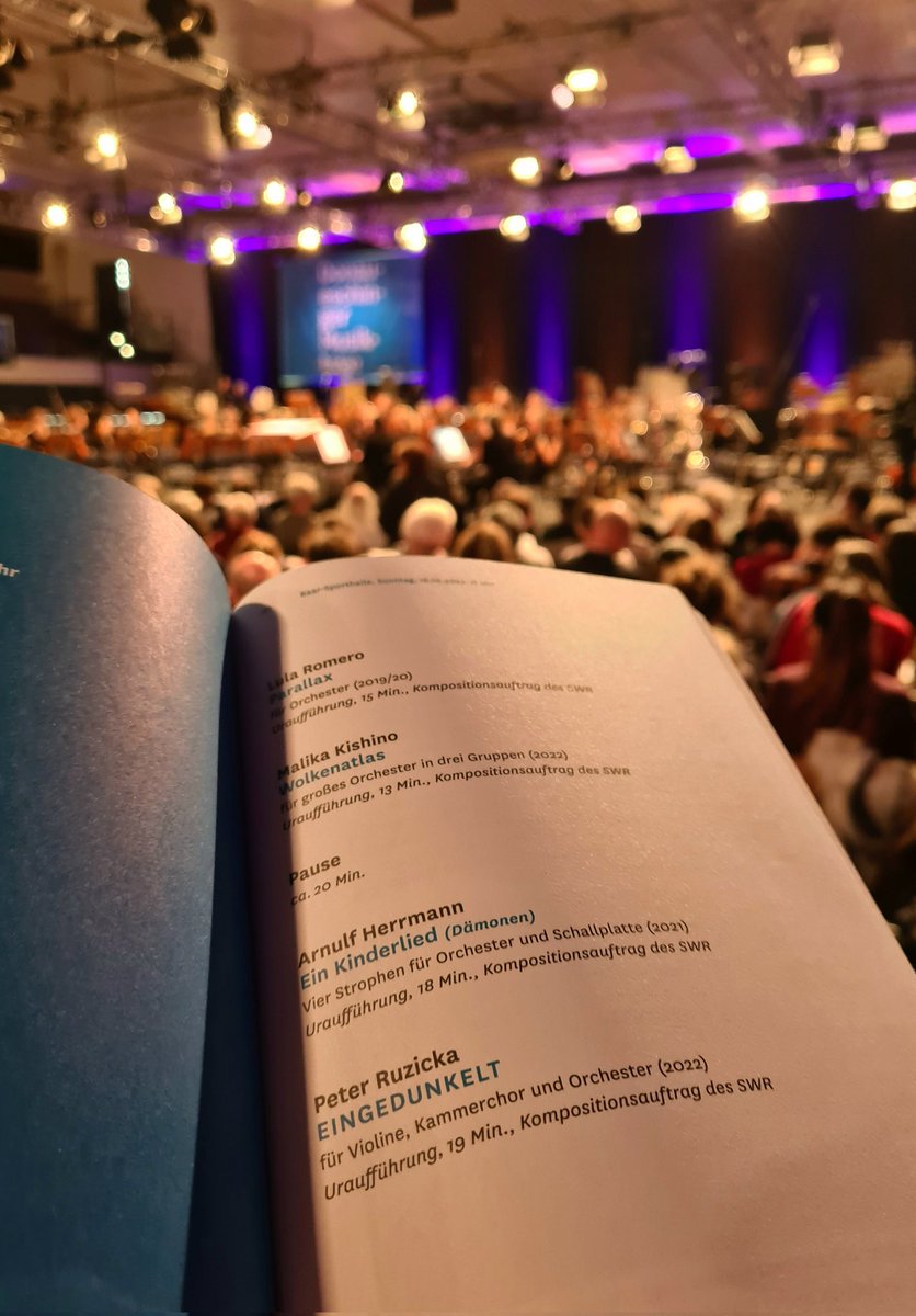 Opernjunkie's tweet photo. Zum Abschlusskonzert der #DonaueschingerMusiktage bringt #CarolinWidmann Peter #Ruzicka|s "Eingedunkelt" zur #Uraufführung, außerdem stehen Werke von Lula Romero, Kalika Kishino und Arnulf Herrmann auf dem Programm 🎶 https://t.co/Axqpuq1968