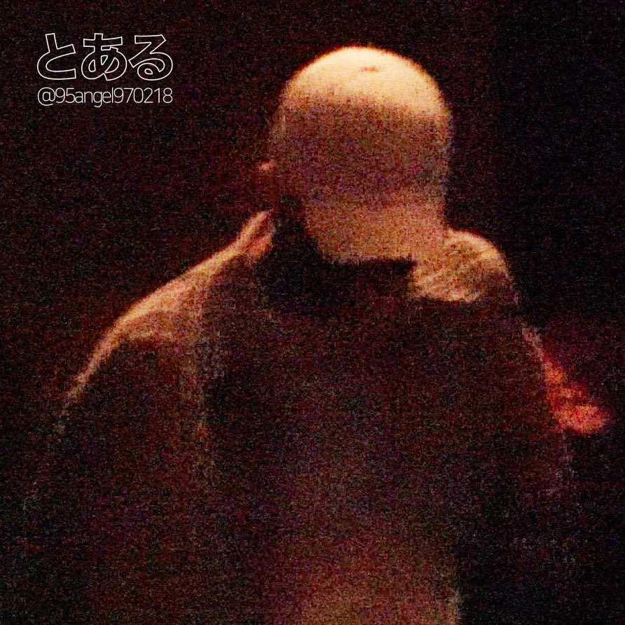 211017 엑칼 세미막공
한 순간도 놓치기 싫어서 시작전에 들어오는 연예인
#윤겸