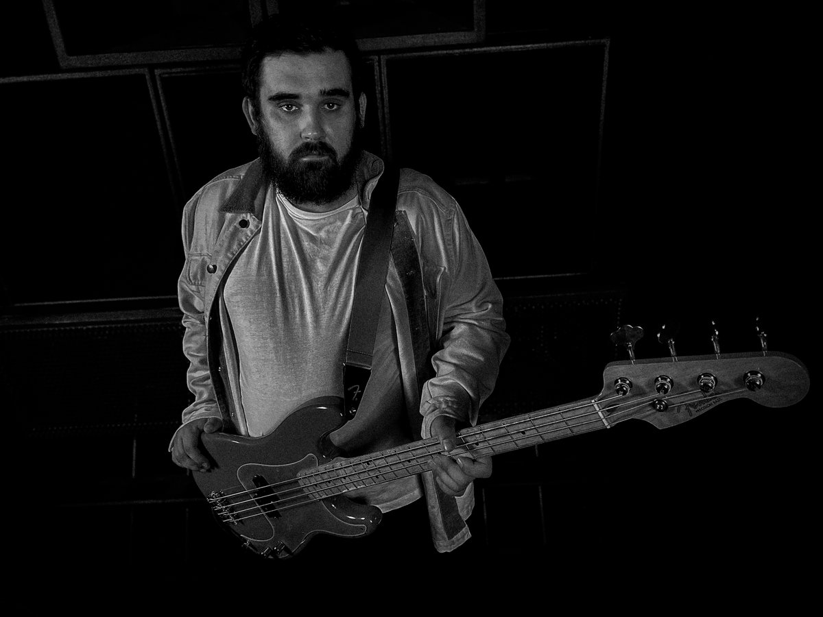 uptheteles's tweet photo. "...thank you for everyone's continued support and love that we've really been feeling over the last few months since RELEVANT was released."

"...we can't wait to share this amazing, batshit journey with each and every one of you beautiful fuckers"

#Fender #FenderP #FenderBass https://t.co/PyHWhMl9it