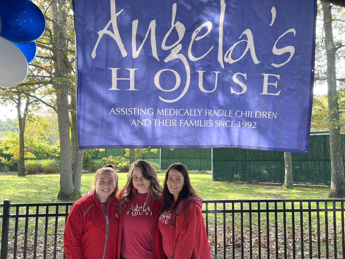 GrecoJadeA's tweet photo. Beautiful day to celebrate๐๐ T3318 & T1108 had an amazing time volunteering for @AngelasHouse #2022AngelasHouseWalk #beatingtheodds #angelashouseli #R400community @TL_Alyece @JessMariex1031 https://t.co/UJqRQ32zqb