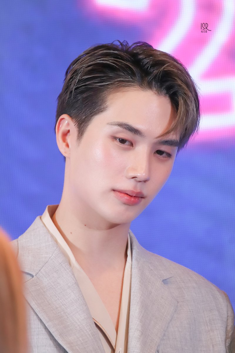ISR_4138's tweet photo. หล่อจนคิดแคปชั่นไม่ออก🥹😭💙

@innsarin #innsarin 
#KingpowerxInnsarin https://t.co/aTJxje5Qrk