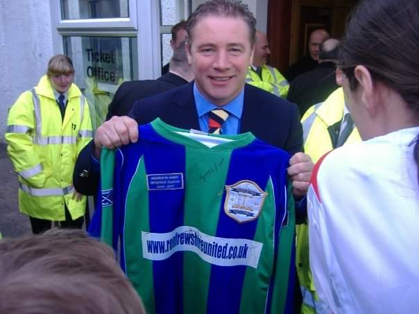 Colouredprod67's tweet photo. @offtheballbbc Get them unite play in blue &amp; green strips jusy like Renfrewshire united as part of SFA 150 year celebrations  agianst Scotland team all money goeson help the poor in scotland sufferimg through recent hardships https://t.co/d6QYKU5qWr