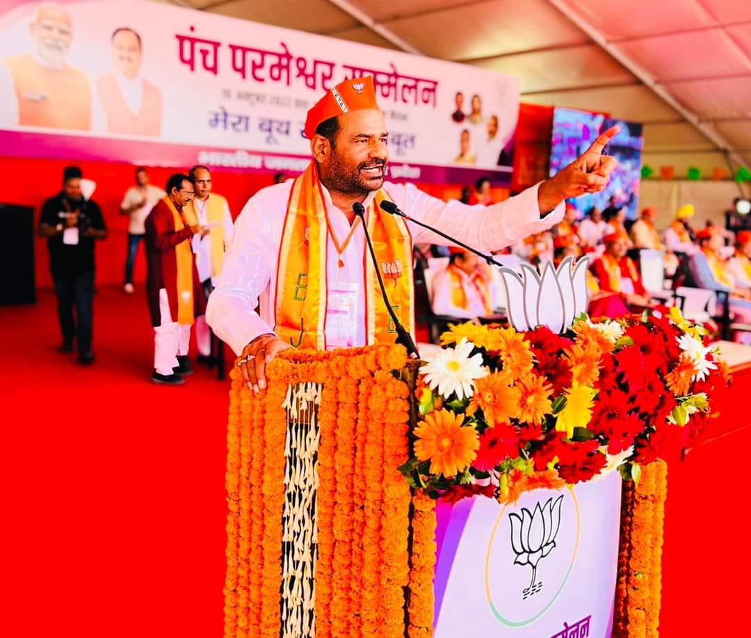 poonambhatibjp's tweet photo. आज रामलीला मैदान में पंच परमेश्वर सम्मेलन को मा. राष्ट्रीय अध्यक्ष श्री @JPNadda जी ने संबोधित कर भविष्य में जीत सुनिश्चित करने हेतु शंखनाद किया। सम्मेलन में दिल्ली प्रदेश अध्यक्ष श्री @adeshguptabjp जी, दक्षिणी दिल्ली सांसद मा. श्री @rameshbidhuri  जी का मार्गदर्शन भी मिला https://t.co/lJp2Qlmdb5