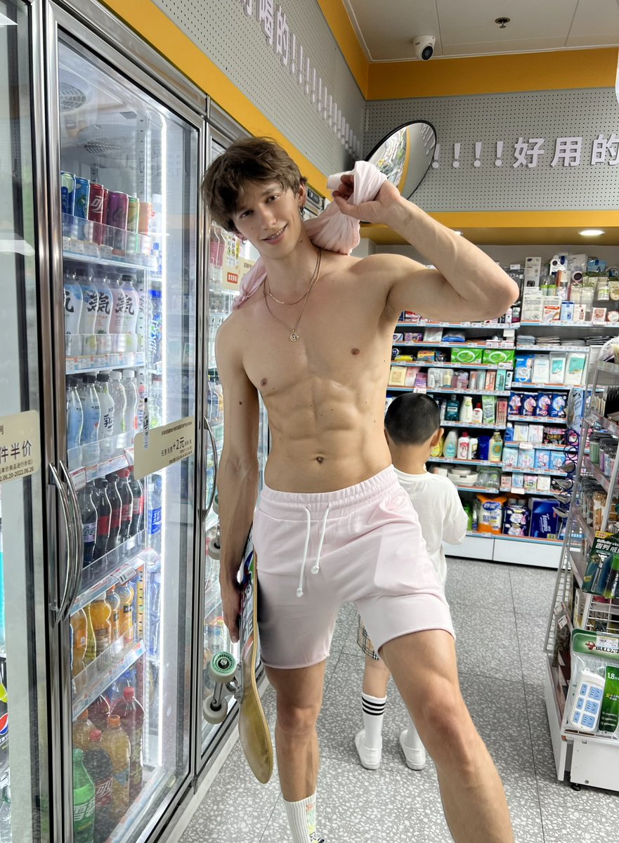 ModelViews 🙌🏼🗽 on Twitter: "RT @andrii_shine: Some snacks?"