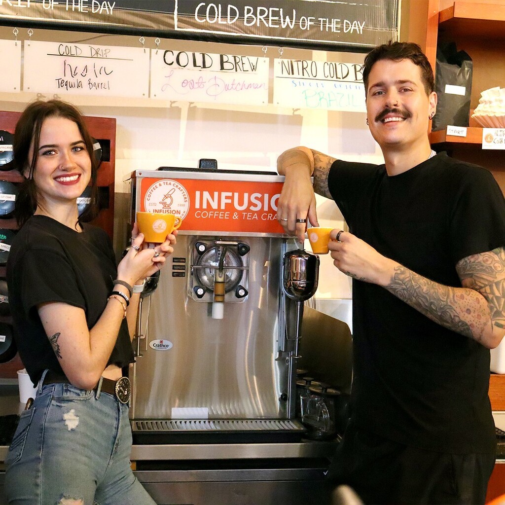 Settle a #debate⚖️: Marissa says that #Tea🫖 is the best drink to have first thing in the morning, but Johnny insists #coffee☕️ is the only right answer. Whose side are you on?
@infusioncoffeetea 

#gilbertaz #queencreekolivemill #azeats #mesaaz #eatl… instagr.am/p/Cjx2IuzP6wi/