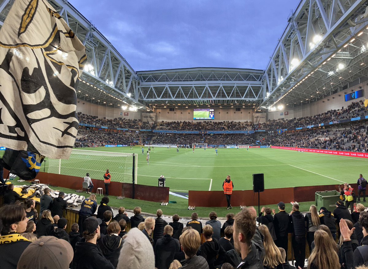 Crullhh's tweet photo. Vart e djurgården? https://t.co/9CH1Zqj1o3