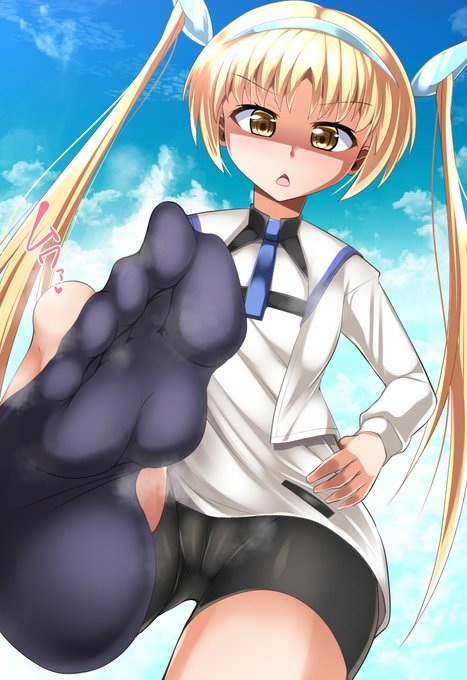 skeb納品しました…!足裏のニオイをかがせてくれるハンナ・ウェーバーさんです。ありがとうございました…!(*'ω') 