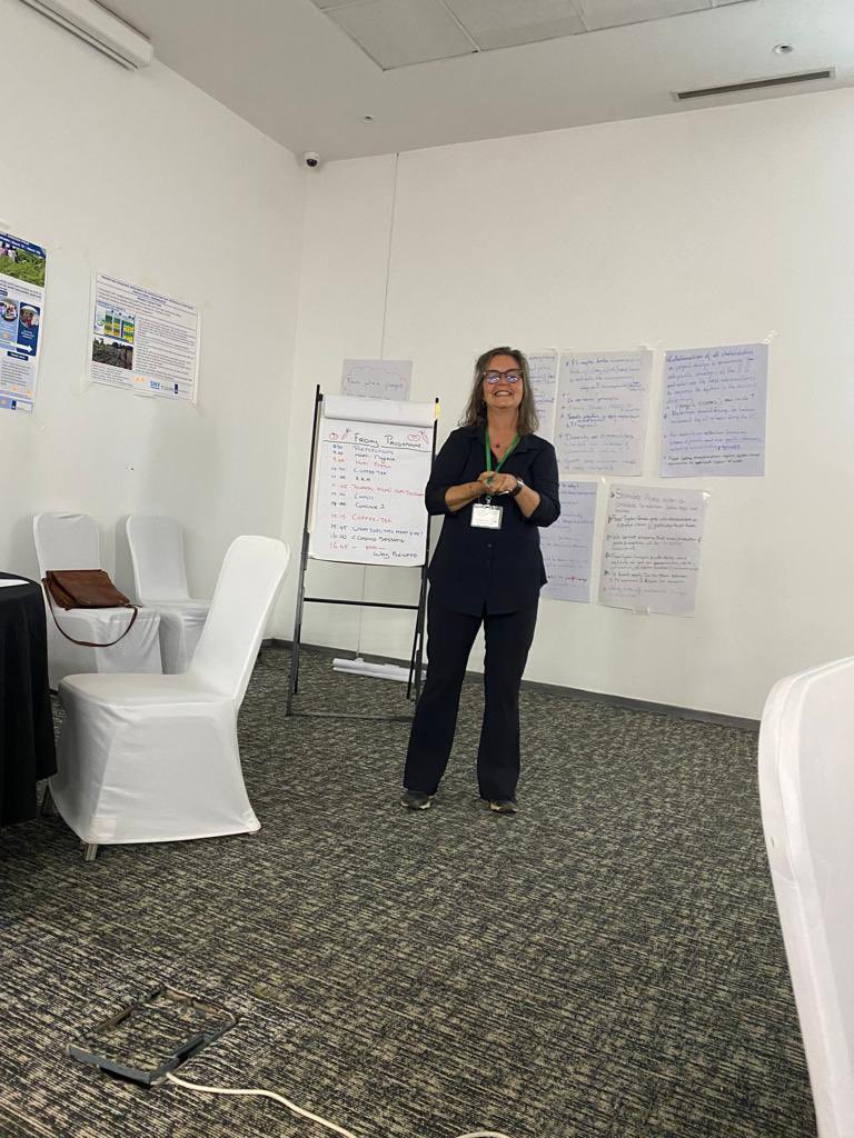 SimonevanVugt1's tweet photo. Indeed, it was an honour to organise and facilitate this event with Rik van Keulen @SNVworld , resulting in the kigali horti declaration, 12 principles for horticulture as a building block for a sustainable foodsystem! @nfp_sdg2 @WUR https://t.co/tWxrebHXxm
