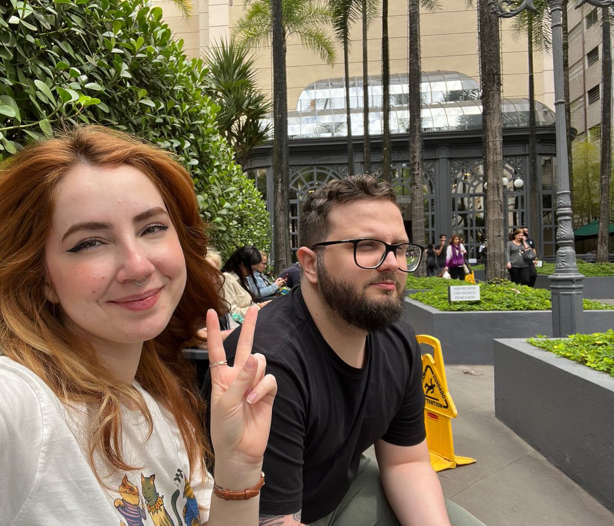 anacarolume's tweet photo. feliz aniversário amor vc é 10 ❤️ te amoooo https://t.co/PoA7YIzxi4