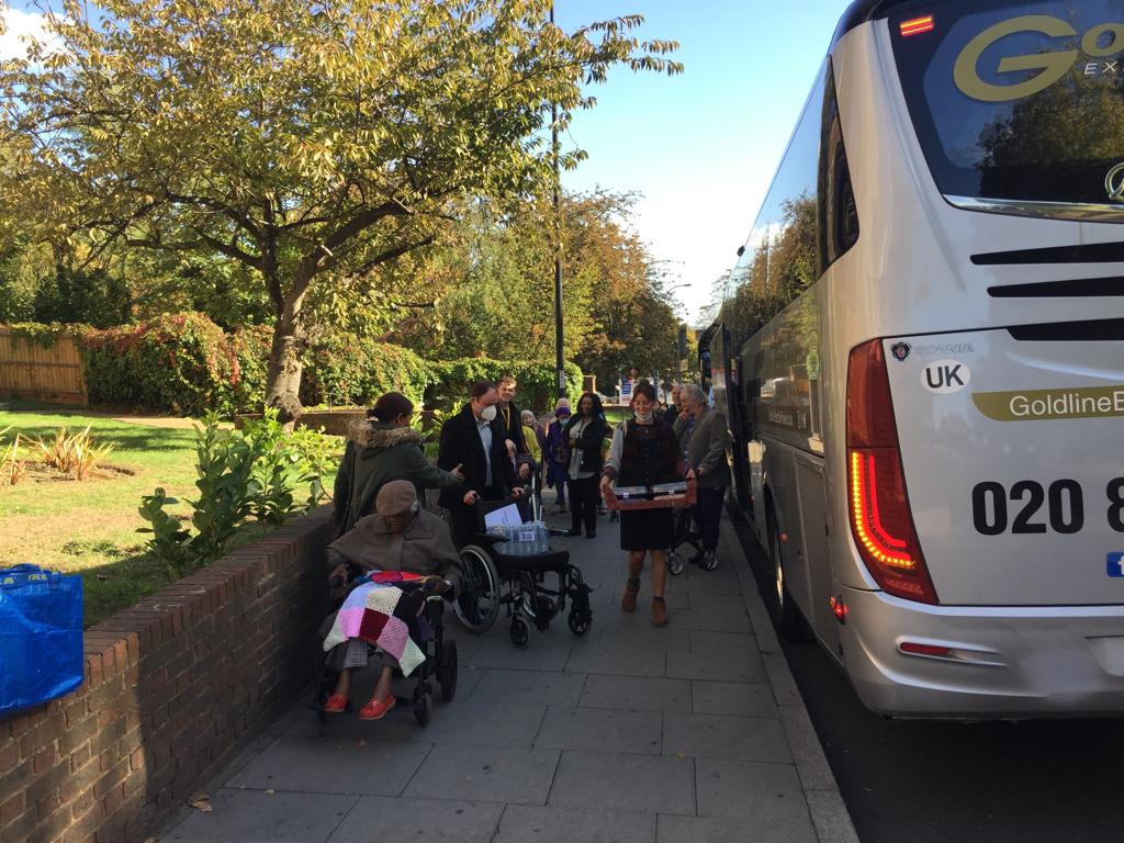Inclusion Arts (@inclusionarts16) on Twitter photo Trip to <a href="/HornimanMuseum/">Horniman Museum and Gardens</a> with residents of the Helmi House extra care scheme <a href="/sw9housing/">SW9 Community Housing</a> . A part of the Jubilee Bunting Project funded by <a href="/TNLComFund/">The National Lottery Community Fund</a> Trip to <a href="/HornimanMuseum/">Horniman Museum and Gardens</a> with residents of the Helmi House extra care scheme <a href="/sw9housing/">SW9 Community Housing</a> . A part of the Jubilee Bunting Project funded by <a href="/TNLComFund/">The National Lottery Community Fund</a>
