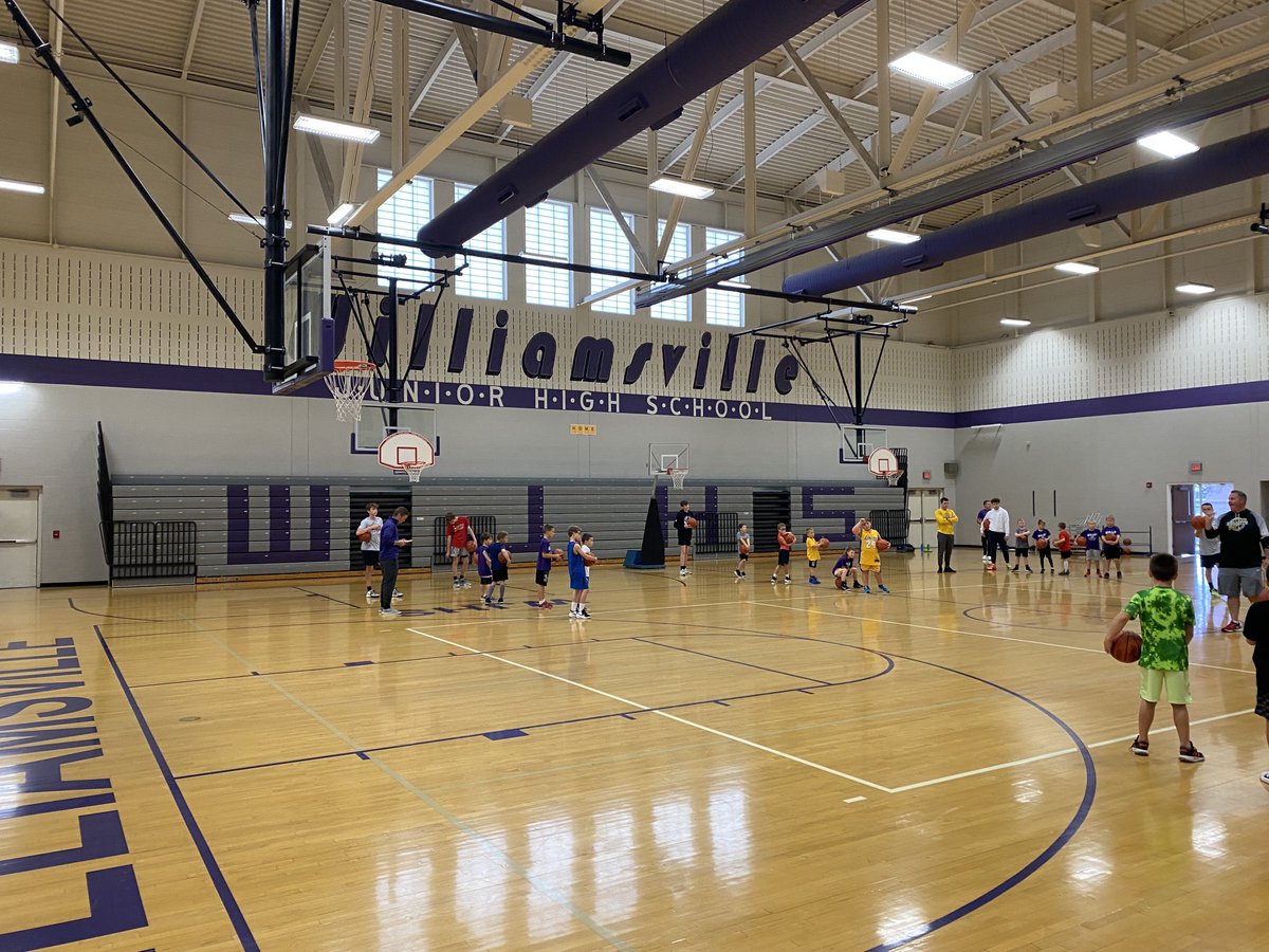 boysbulletbball's tweet photo. Day 1 of the Bullet Basketball academy is in the books! A lot of future Bullets getting better! Excited for next week! Thanks to everyone for coming out and our HS boys for giving up their day to help! #bulletpride https://t.co/0dr0n14Nju