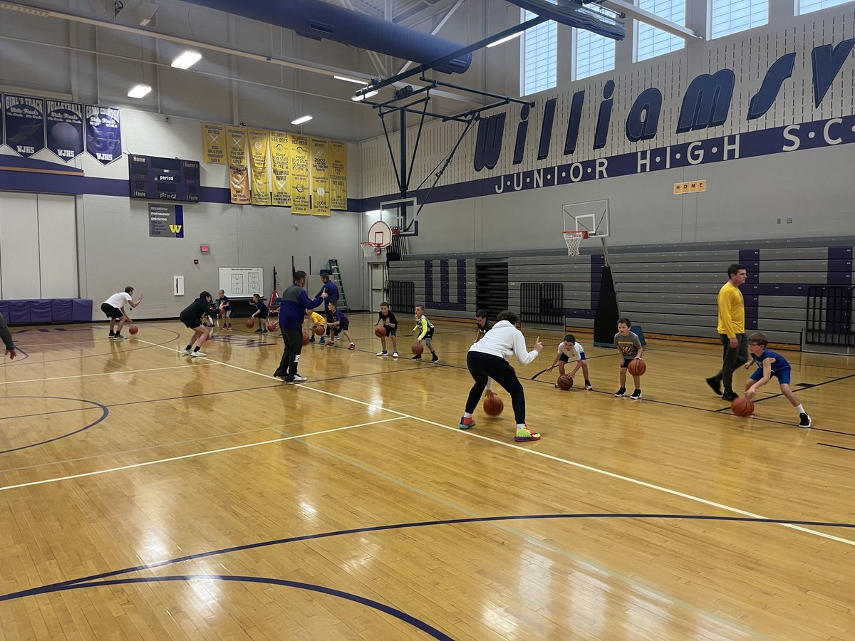 boysbulletbball's tweet photo. Day 1 of the Bullet Basketball academy is in the books! A lot of future Bullets getting better! Excited for next week! Thanks to everyone for coming out and our HS boys for giving up their day to help! #bulletpride https://t.co/0dr0n14Nju