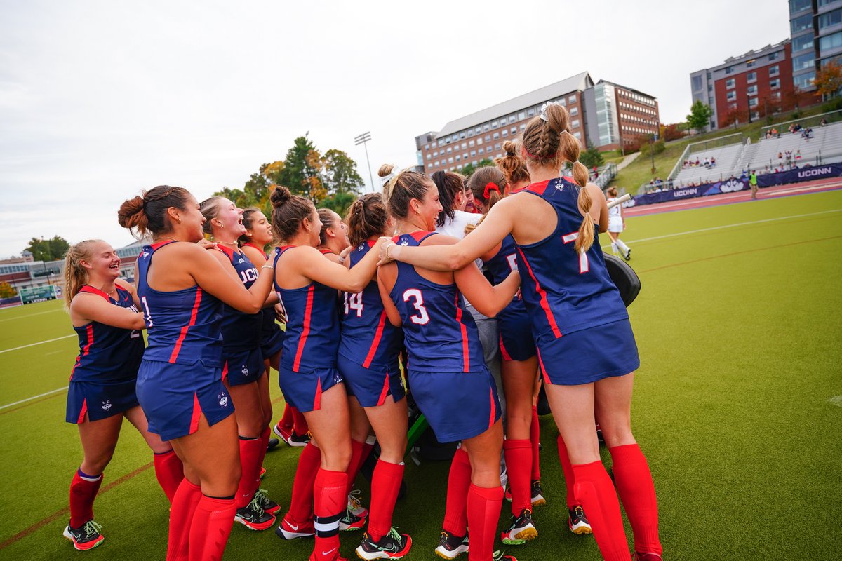 UConnHuskies's tweet photo. 🗣The Huskies take down No. 19 Boston College in a shootout ‼️ 

#GameOnUConn | @UConnFHockey https://t.co/yO54RZAP8h