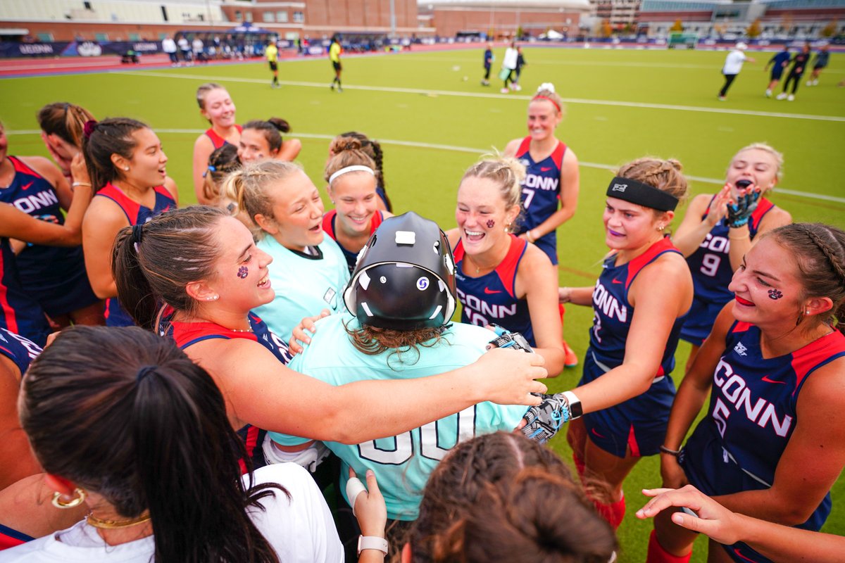 UConnHuskies's tweet photo. 🗣The Huskies take down No. 19 Boston College in a shootout ‼️ 

#GameOnUConn | @UConnFHockey https://t.co/yO54RZAP8h
