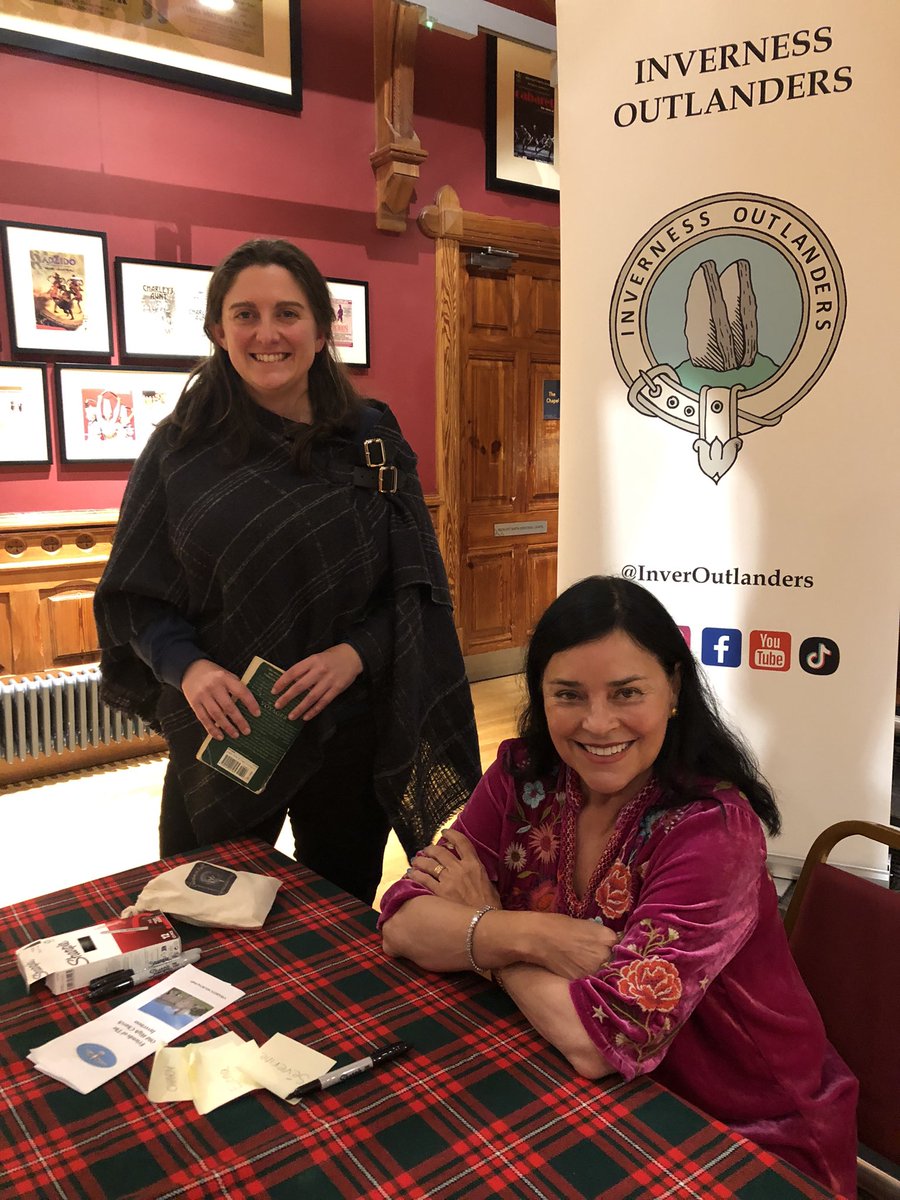 Great night in Inverness with <a href="/InverOutlanders/">Inverness Outlanders TM</a> !!! And a great honour to share some baker joy with <a href="/Writer_DG/">Diana Gabaldon</a> <a href="/Gillebride/">Gillebride MacMillan</a> <a href="/sarah_fraseruk/">Sarah Fraser</a>  Hope you liked them :-)
