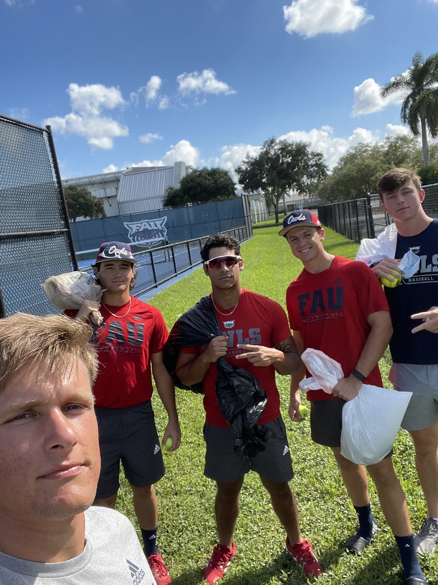 FAUCoachMac's tweet photo. Campus clean up today, thank you guys for caring. Got to keep Paradise nice. https://t.co/28EQgVu4P6
