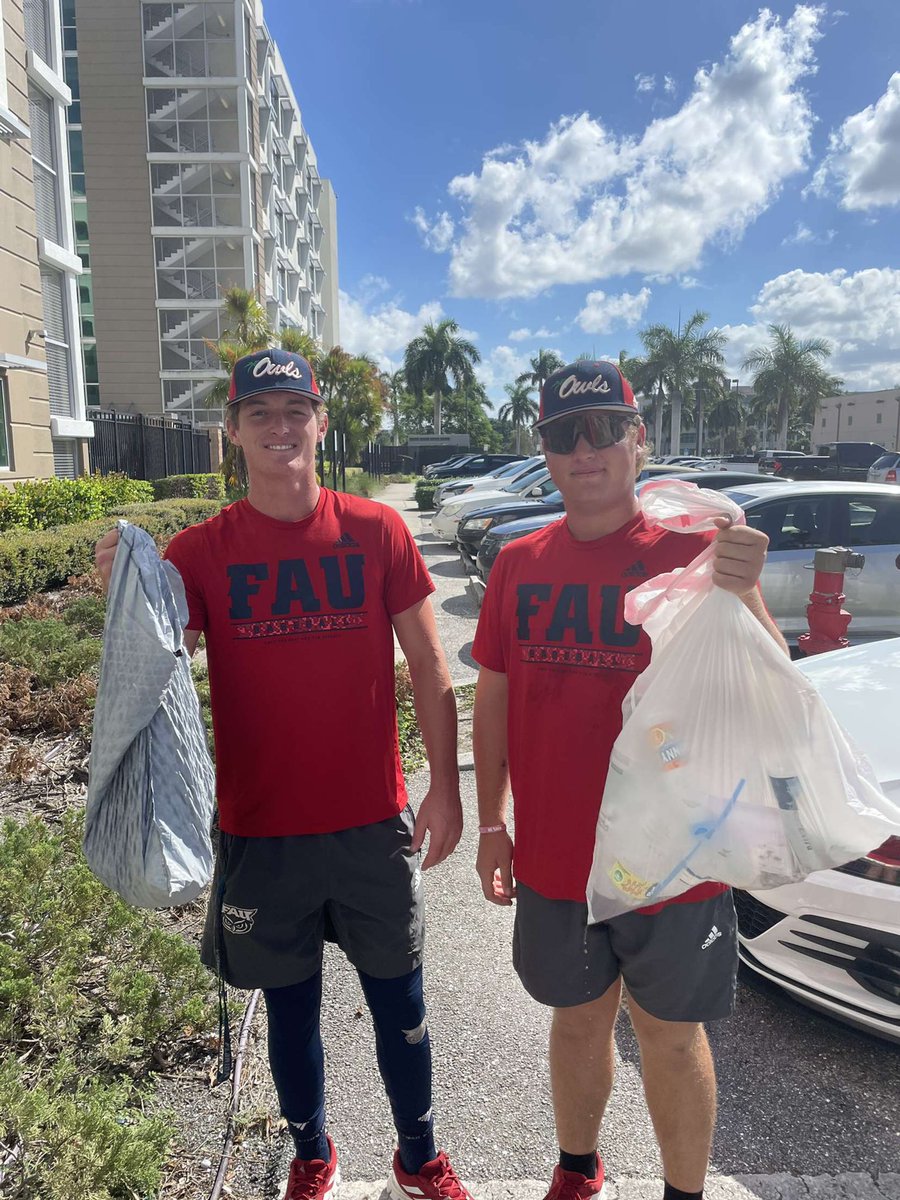 FAUCoachMac's tweet photo. Campus clean up today, thank you guys for caring. Got to keep Paradise nice. https://t.co/28EQgVu4P6