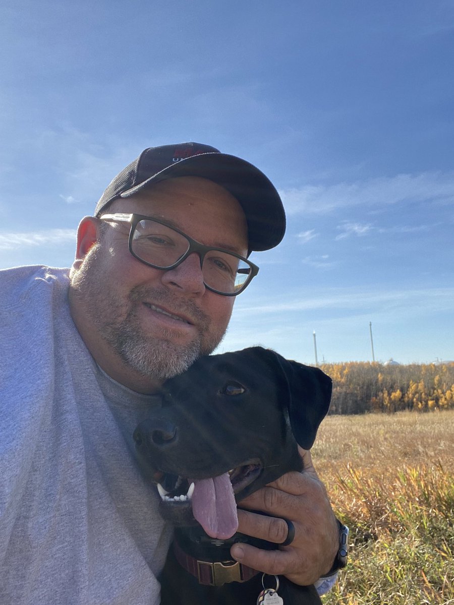 HoppyRob's tweet image. Sunday afternoon walk with Piper, it’s a great day with my pup!!!!