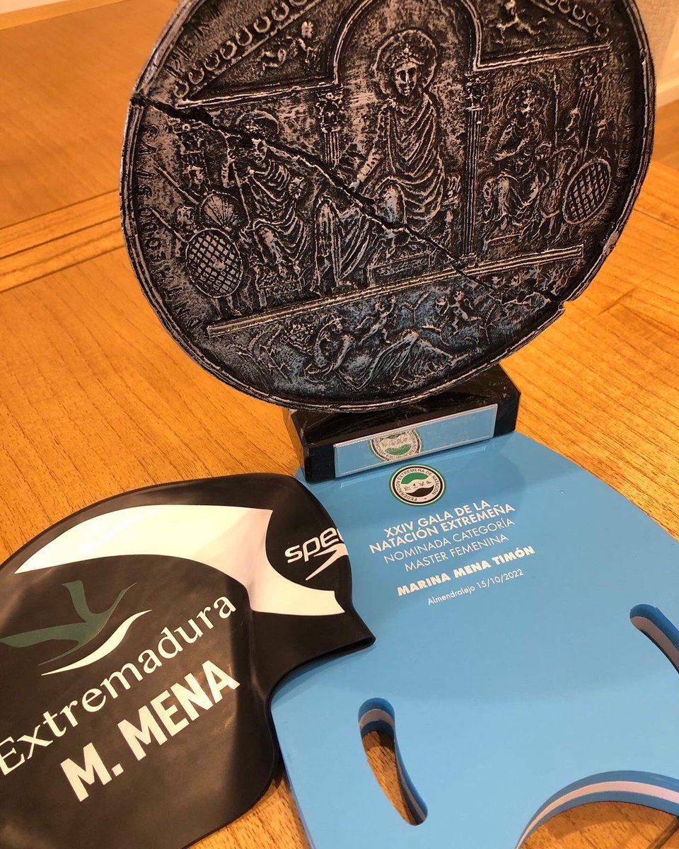 CnbMasters's tweet image. Ayer día 15 de octubre se celebró en Almendralejo la XXIV Gala de la Natación Extremeña y nuestra nadadora Marina Mena Timón fue premiada con el trofeo a la MEJOR NADADORA MASTER FEMENINA. 
¡Enhorabuena, Marina!
¡Orgullos@s es poco!
🦁🦁🦁💪🏼💪🏼💪🏼
