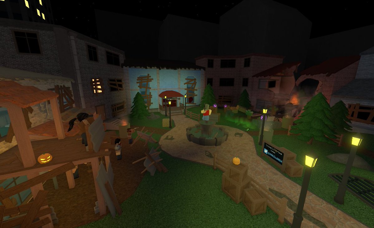 Historical Murder Mystery 2 Halloween town square with pumpkins, crates and green lighting