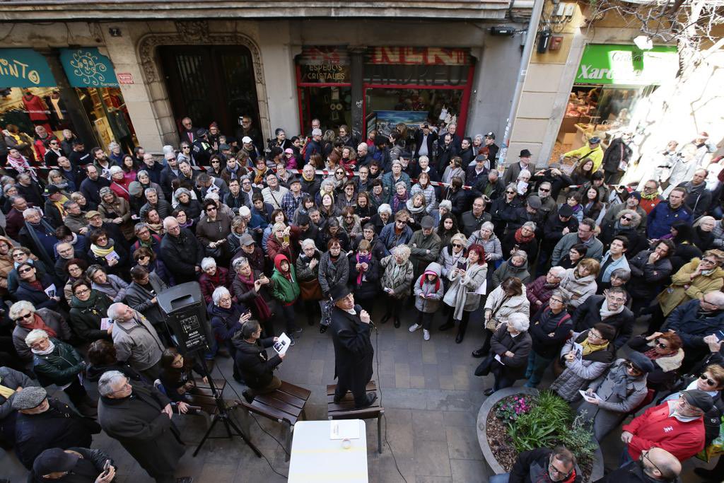 <a href="/protegimlilla/">Protegim l'interior d'illa</a> <a href="/bcnencomu/">Barcelona En Comú</a> Cert. Els veïns hem lluitat per salvar Can Vallmitjana. <a href="/eloibadia/">Eloi Badia Casas</a> <a href="/bcnencomu/">Barcelona En Comú</a> han aprovat però convertir-ho en un túnel. Ara escandalosament inclouen la foto en un díptic de campanya electoral que parla de protecció del patrimoni. És una vergonya i un menyspreu total al barri.