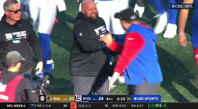 NFLonCBS's tweet photo. THE NEW YORK FOOTBALL GIANTS ARE 5-1 https://t.co/CNF0qsYcqh