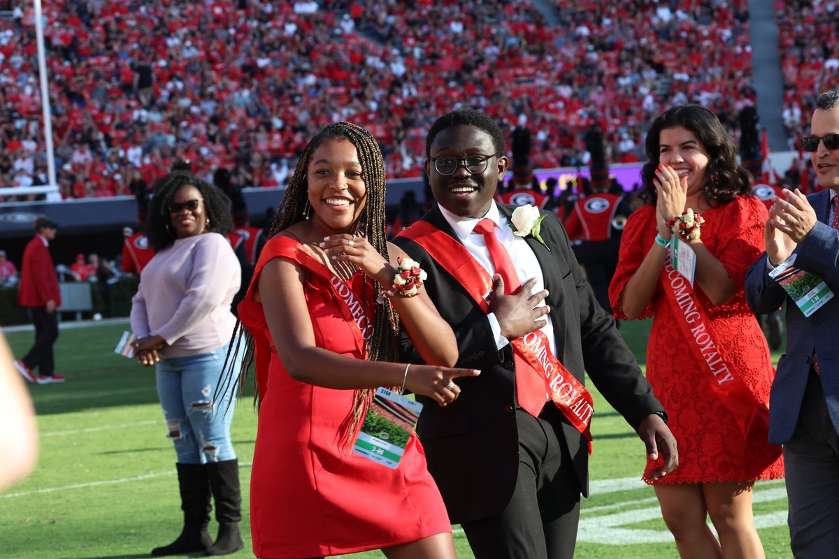 universityofga's tweet photo. Join us in congratulating Oba Samaye and Madison Polk, your 2022 Homecoming King and Queen! Oba and Madison were crowned during halftime of yesterday's game. 👑 https://t.co/P79NtdnuFv